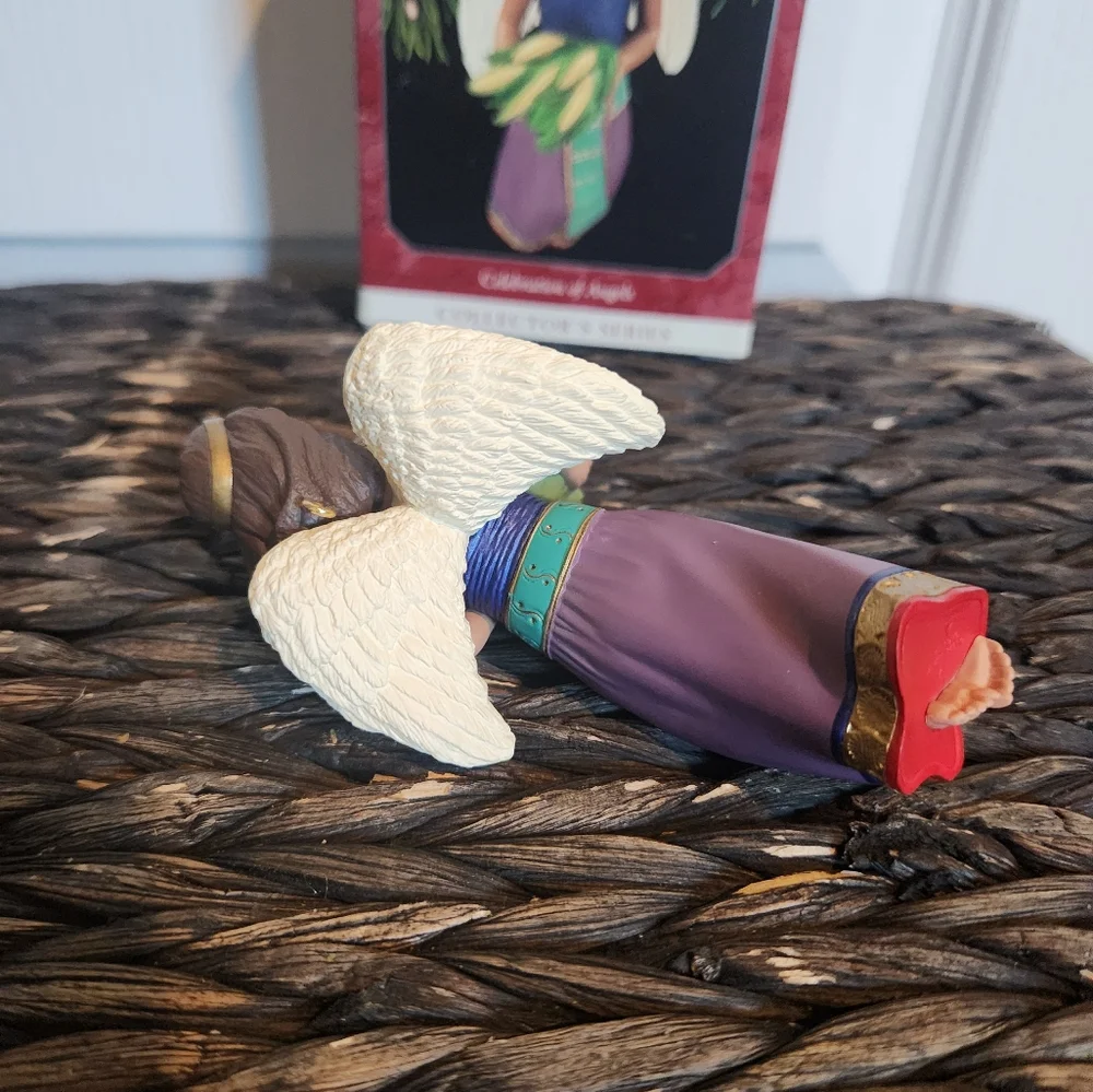 Hallmark Christmas Keepsake Ornament 1998 Celebration of Angels Kwanzaa Muhindi‎